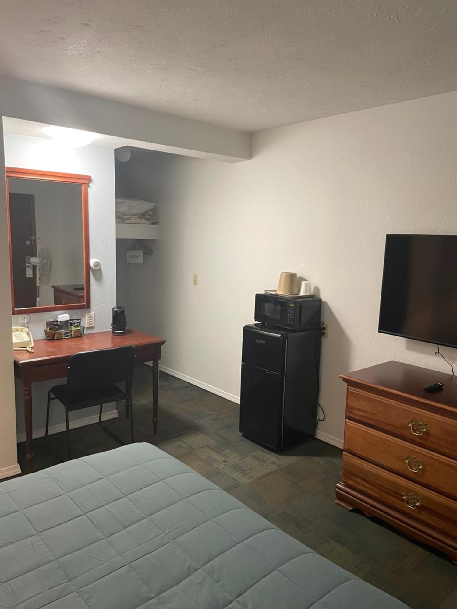 Americas Best Value Inn Polson Exterior photo